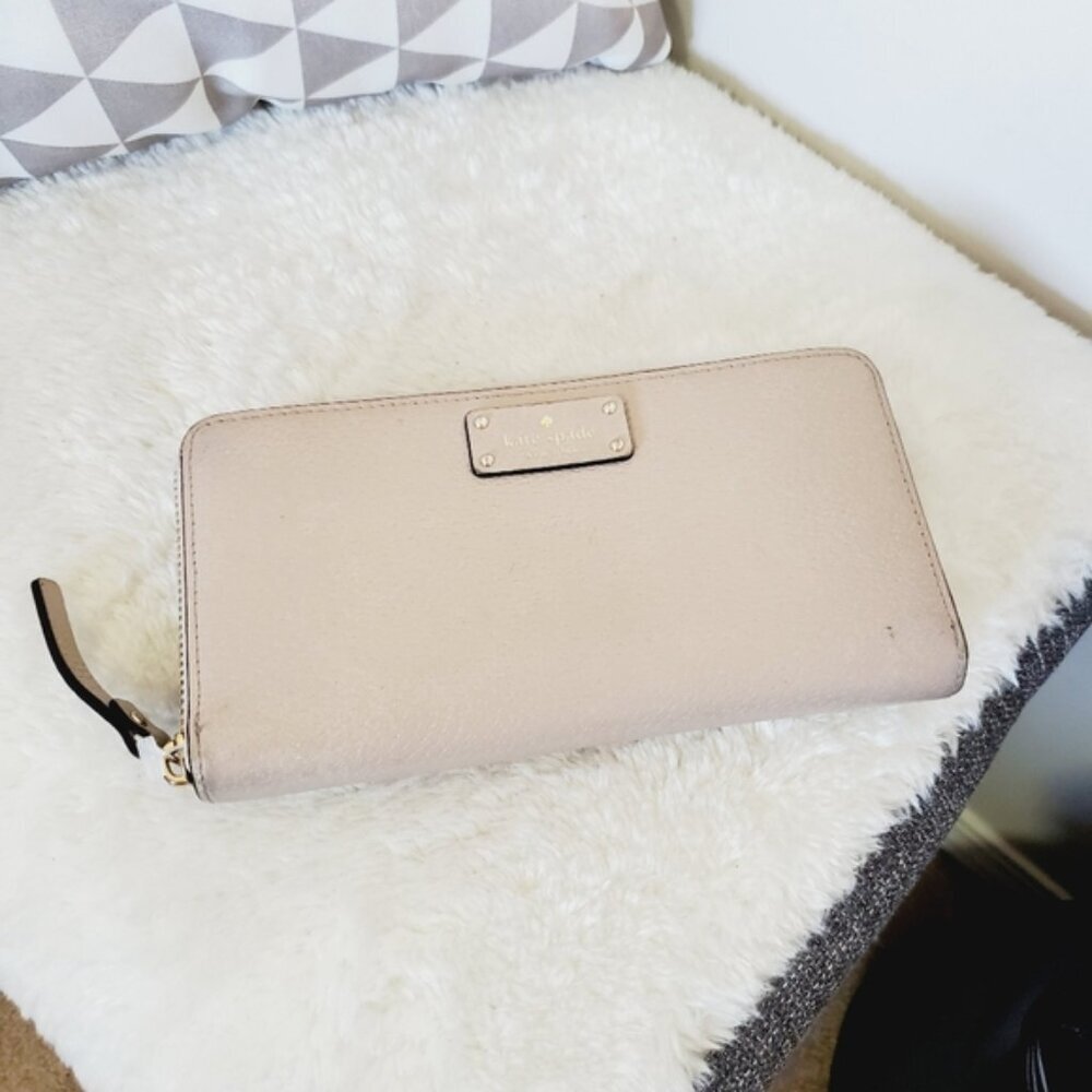 Kate Spade Cream Leather Zip Wallet - Picture 2 of 7
